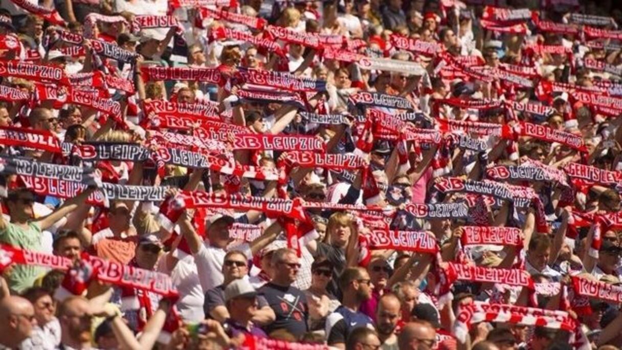 Les tribunes totalement vides du stade de Fribourg pendant le match de Bundesliga à huis-clos entre le SC Fribourg et le Bayer Leverkusen le 29 mai 2020 à Fribourg.