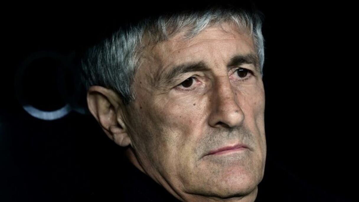 Quique Setien, l'entraîneur du FC Barcelone, au cours du clasico contre le Real Madrid le 1er mars 2020 à Santiago Bernabeu