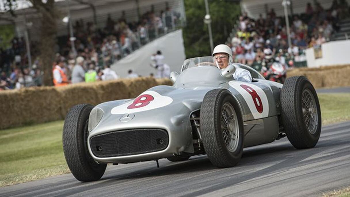 Stirling Moss, ex-pilote automobile britannique.