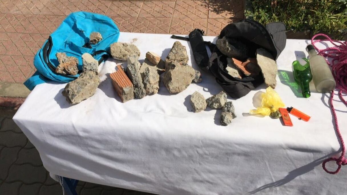 L'arsenal saisi sur les hooligans qui se rensaient au match AS. FAR - WAC à Rabat