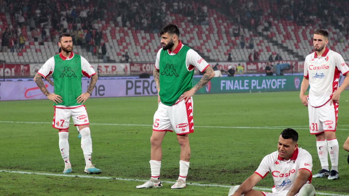 Walid Cheddira et les siens, consternés par la défaite de dernières minutes face à Cagliari, ce dimanche 11 juin, en finale retour de barrages.