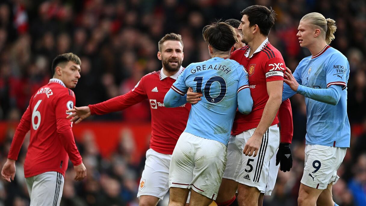 Séquence d'un match de championnat anglais entre Man United et Man City
