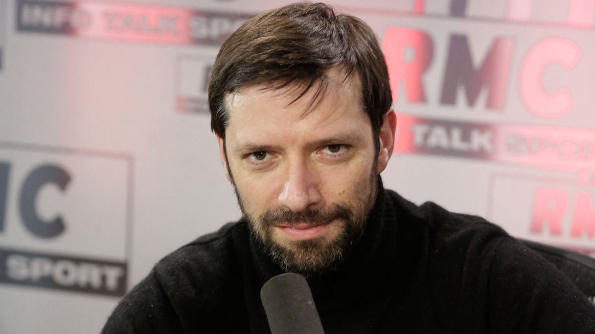 Julien Cazarre, chroniqueur dans le podcast de RMC Sport, «Rothen s’enflamme», a dépassé toutes les limites le 5 janvier 2023, en comparant Achraf Hakimi à un chien.