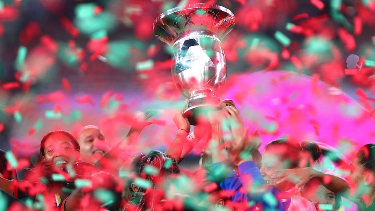 Le trophée de la Ligue des champions féminine de la CAF.