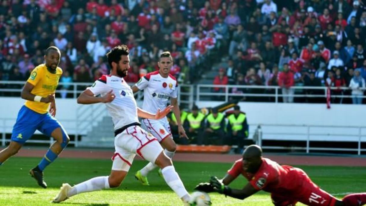 Salaheddine Saidi face au Mamelodi Sundowns.