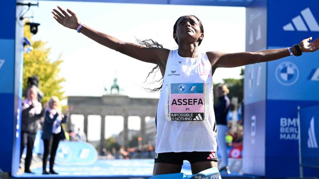 Tigst Assefa bat le record du monde du marathon à Berlin