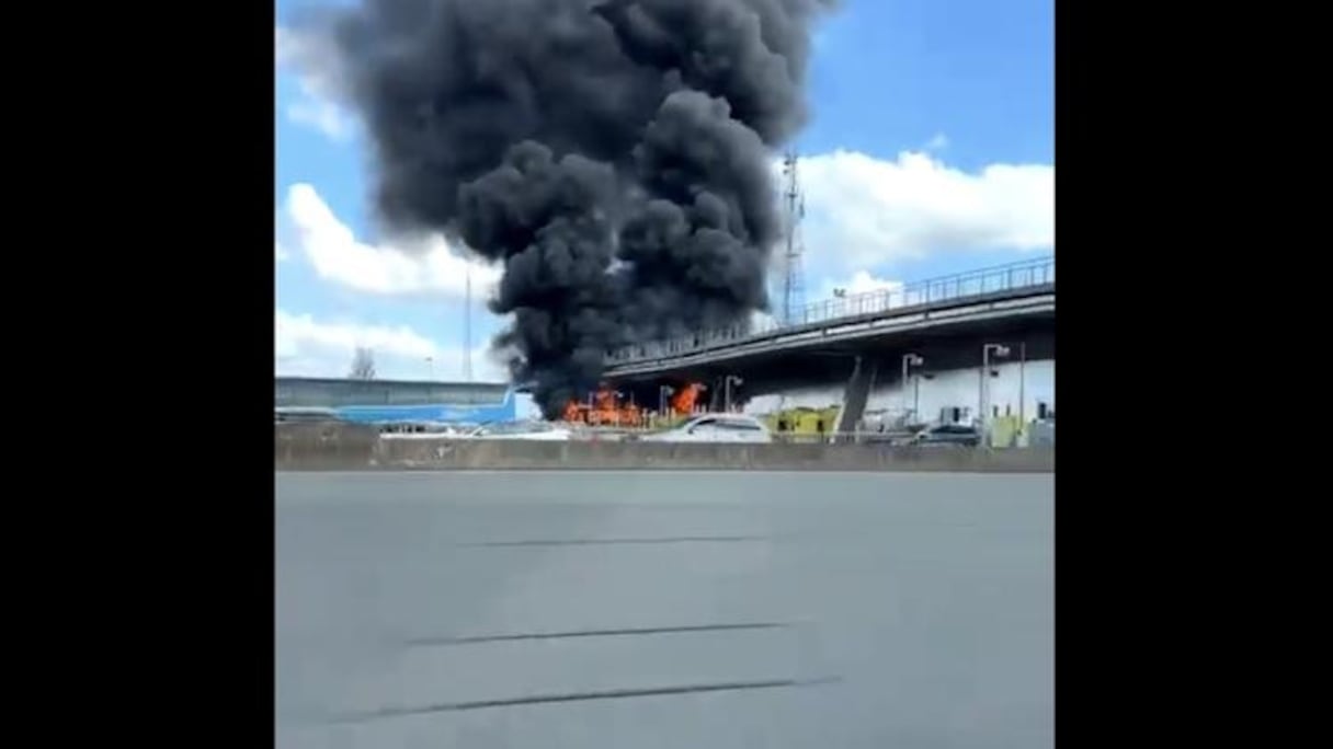 Des supporters du PSG et de l'OL se sont battus à un péage et des bus ont été incendiés, le samedi 25 mai .