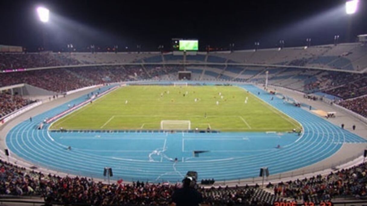 Stade international du Caire, capacité: 74 100