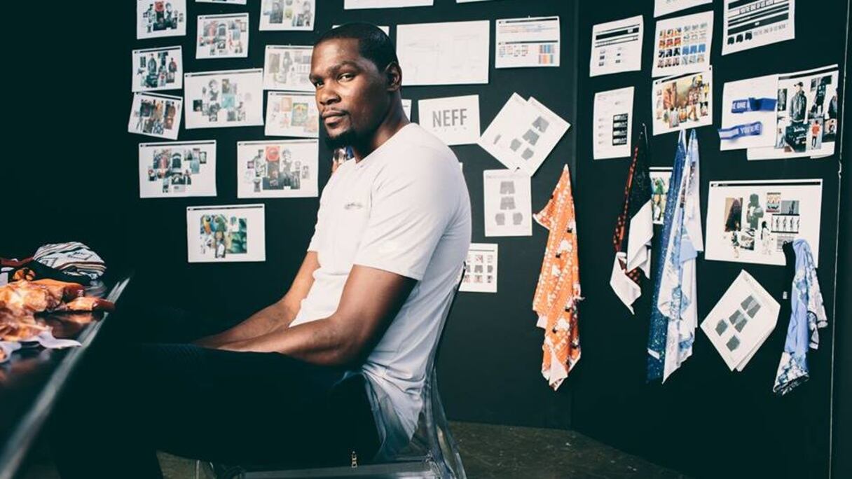 7- Kevin Durant (Basket-ball): 54,2 M$ (533,2 MDH) de revenus, dont 35 M$ (344,6 MDH) provenant des recettes Pub/Sponsors.