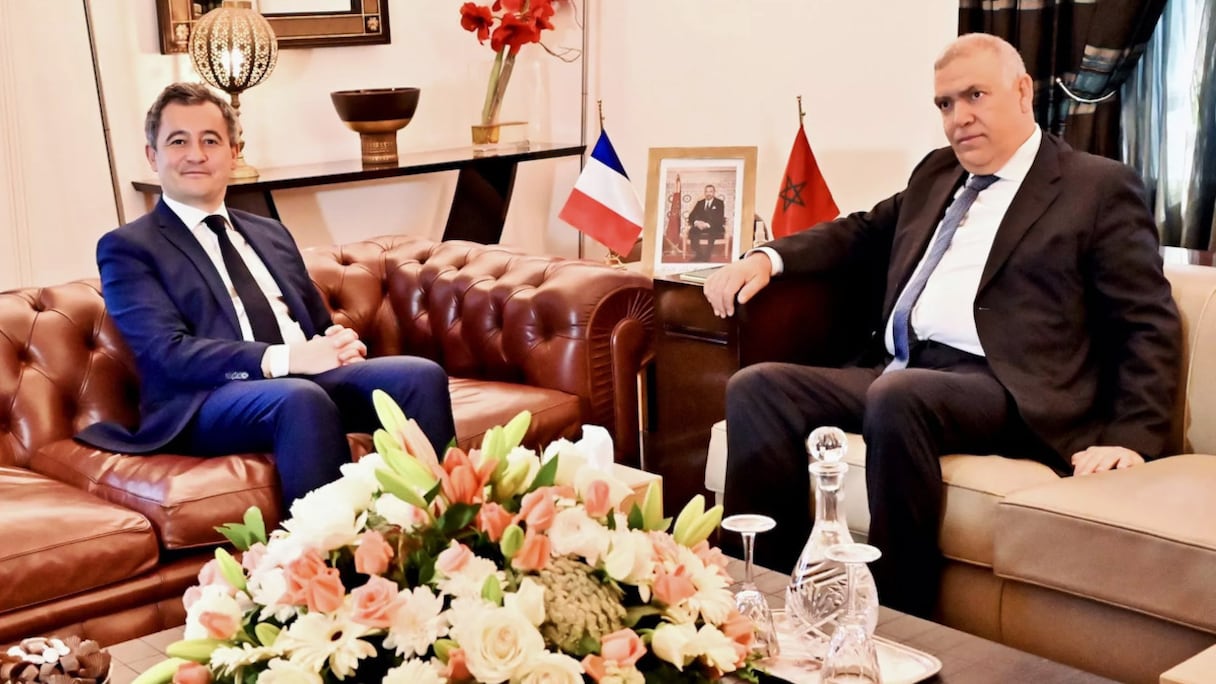 Abdelouafi Laftit, ministre de l'Intérieur, recevant son homologue français Gérald Darmanin, le 22 avril à Rabat.