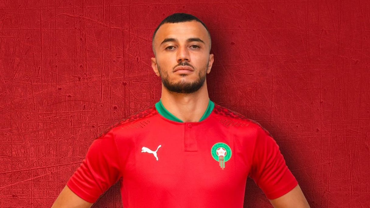 Romain Saiss porte le nouveau maillot des Lions de l'Atlas.