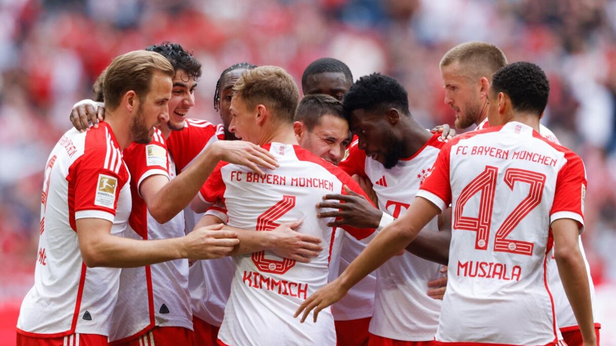 Les joueurs du Bayern Munich célébrant le but de la victoire face à Cologne(1-0)