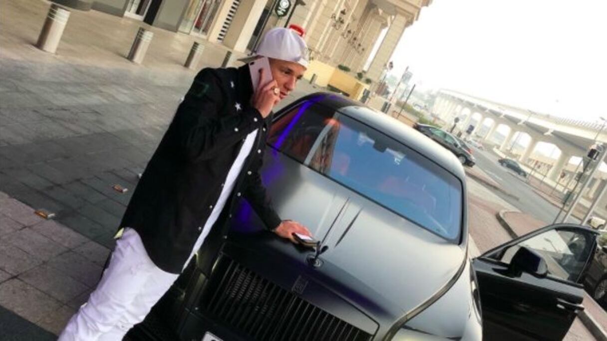 Harit a choisi Dubai (en Rolls-Royce)