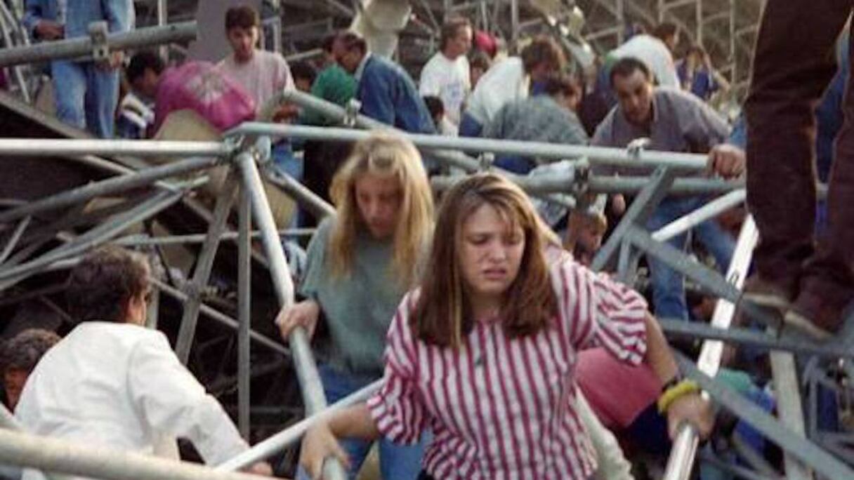 Une tribune s'est effondrée sur des supporters dans une salle de sport au sud du Caire.