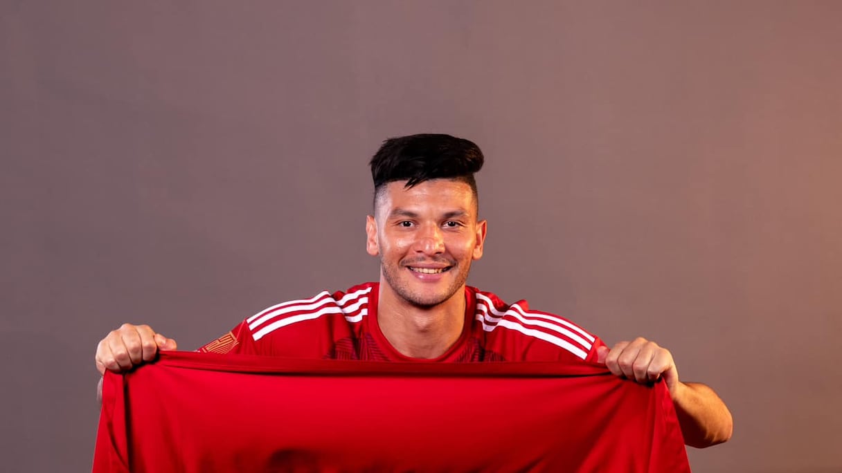 أشرف داري ينتقل إلى الأهلي المصري