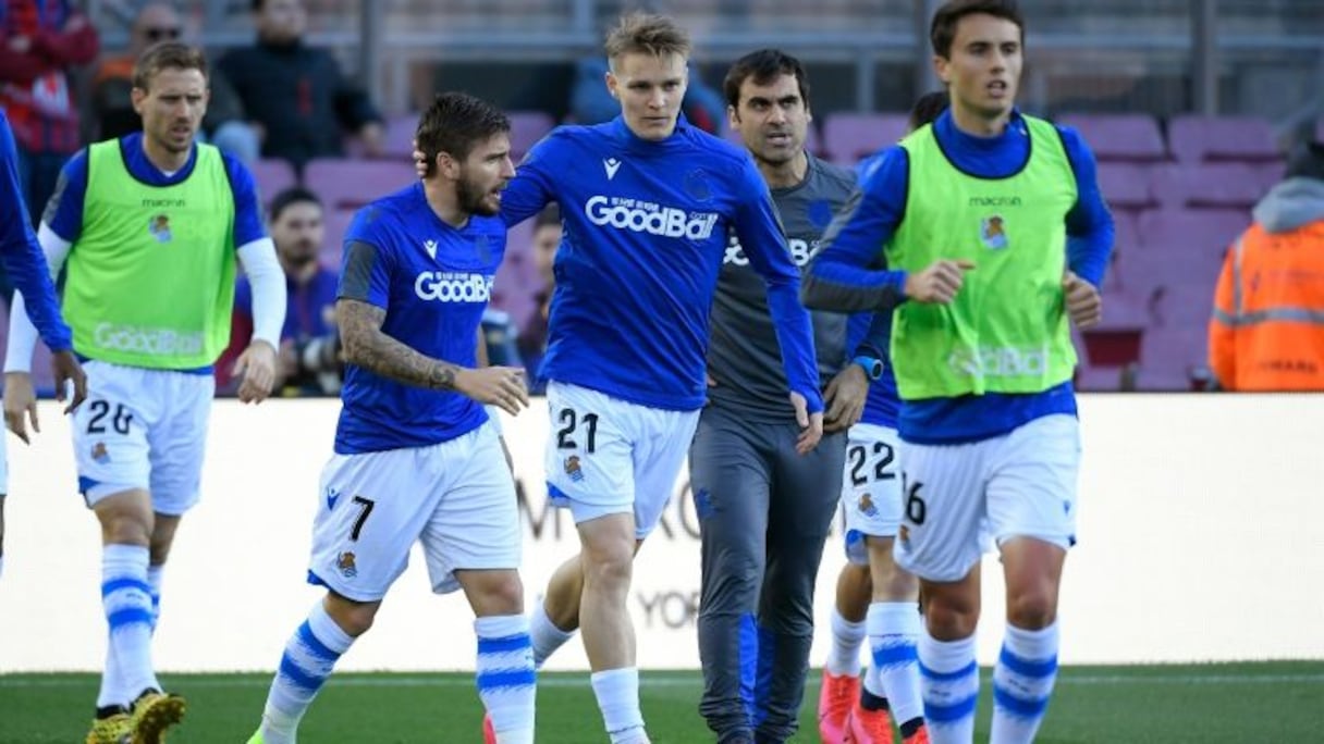 Les joueurs de la Real Sociedad à l'échauffement avant un match contre le FC Barcelone, le 7 mars 2010 au Camp Nou