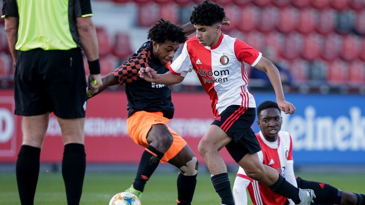 Le jeune marocain Salah-Eddine Oulad M’hand à l'oeuvre.