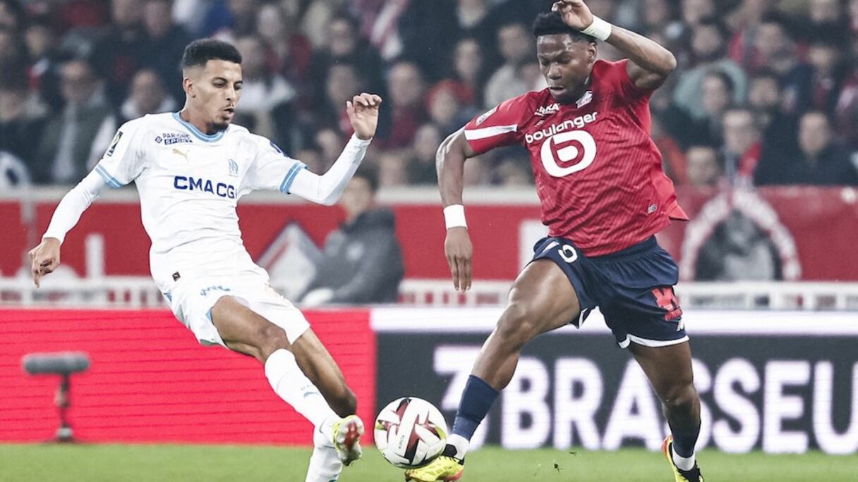 Azzedine Ounahi avec avec Jonathan David lors du match Lille-Marseille (3-1), le 5 avril 2024.
