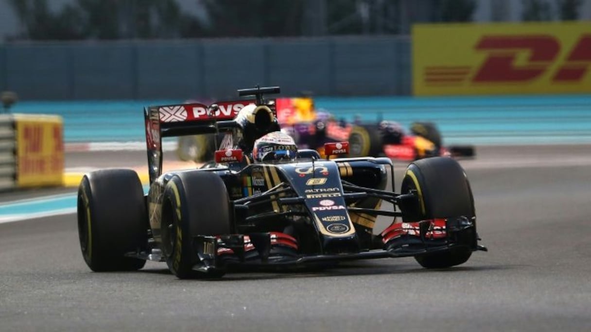 La monoplace Lotus pilotée par Romain Grosjean sur le circuit de Yas Marina du GP d'Abou Dhabi.