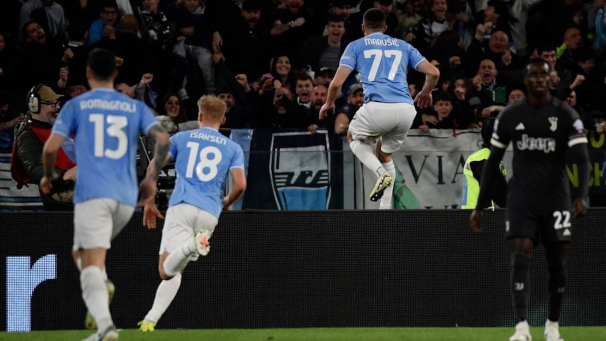 Les joueurs de la Lazio Rome après la victoire (1-0) contre la Juventus Turin, le 31 mars 2024.