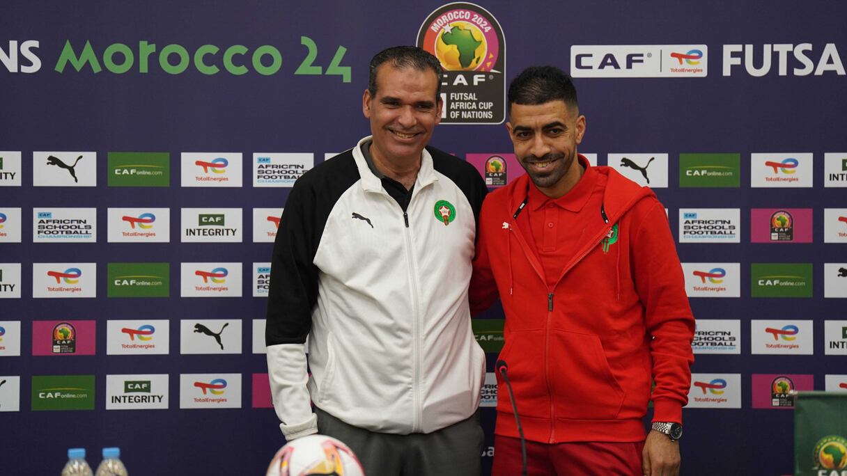Hicham Dguig, sélectionneur national, et Soufiane El Mesrar, capitaine des Lions de l'Atlas.