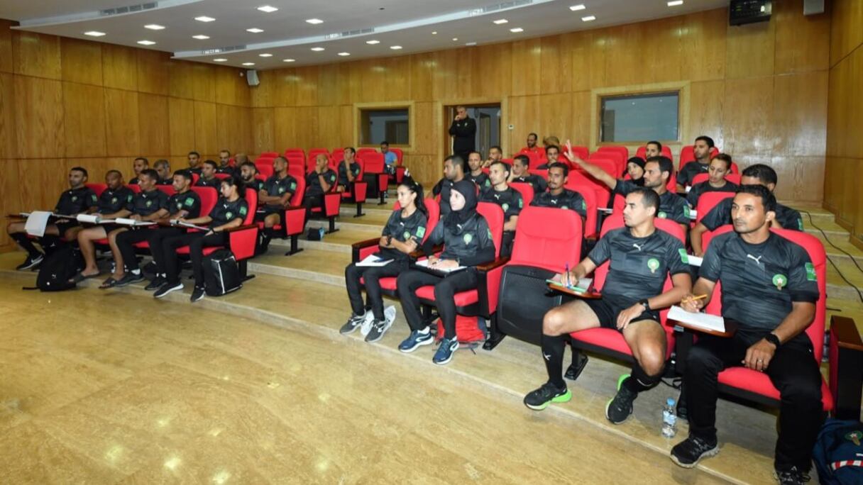 Arbitres marocains en stage de préparation avant le coup d'envoi de la Botola Pro