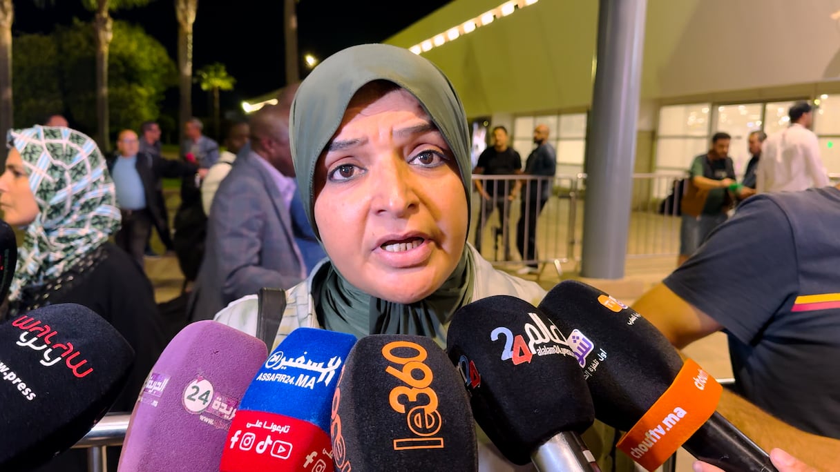 والدة الحموني: لاعبين كبار ضيعوا ضربات الجزاء والكرة أنصفتنا هذه المرة بعد التتويج بكأس العالم