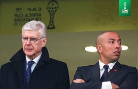 Hocine Kharja et Arsène Wenger