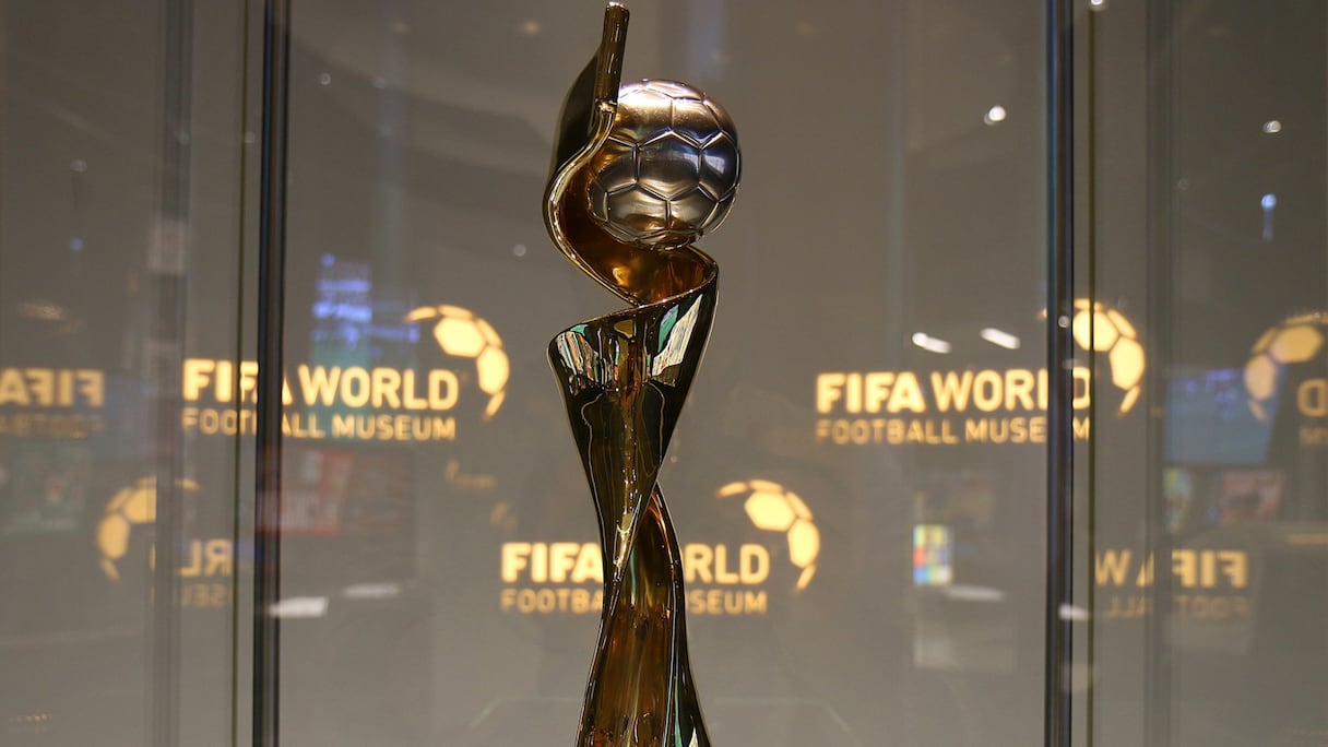 Le trophée de la Coupe du Monde féminine de la FIFA.