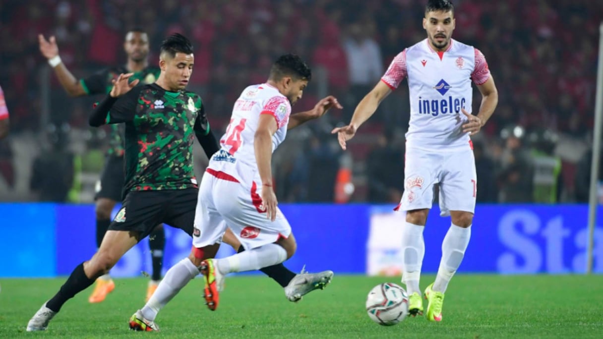 Séquence d'un match de la Botola Pro entre WAC et AS FAR