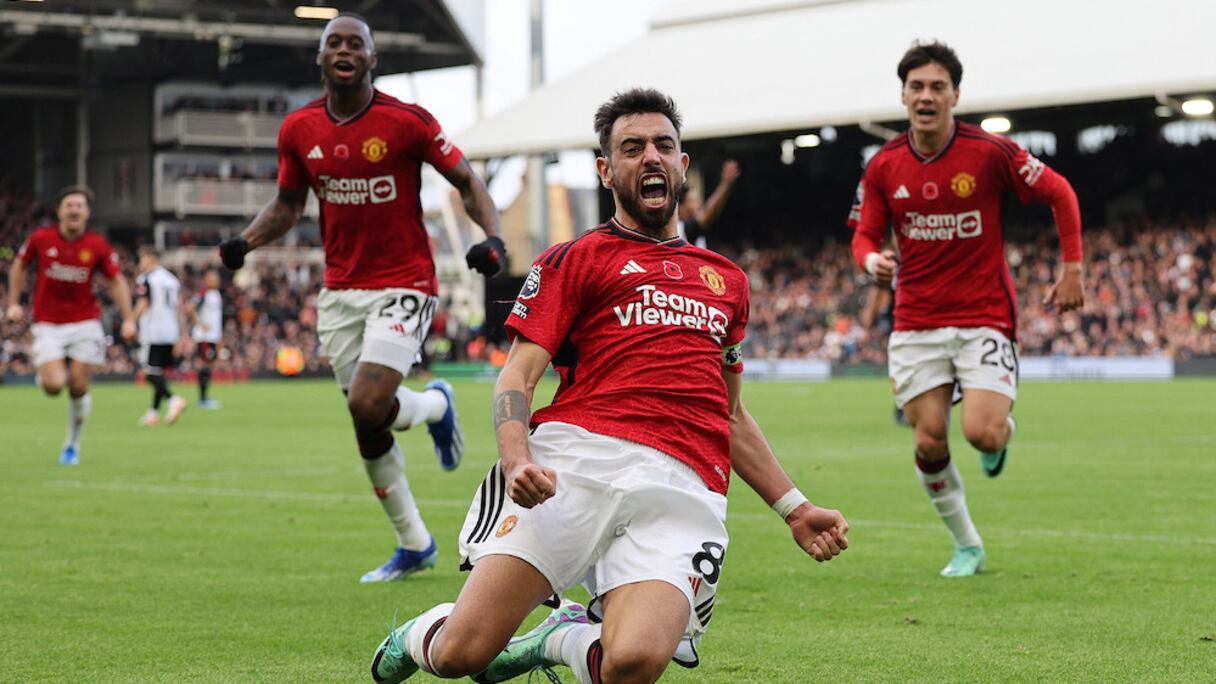 Bruno Fernandes célèbre son but pour Manchester United contre Fulham, le 4 novembre 2023.
