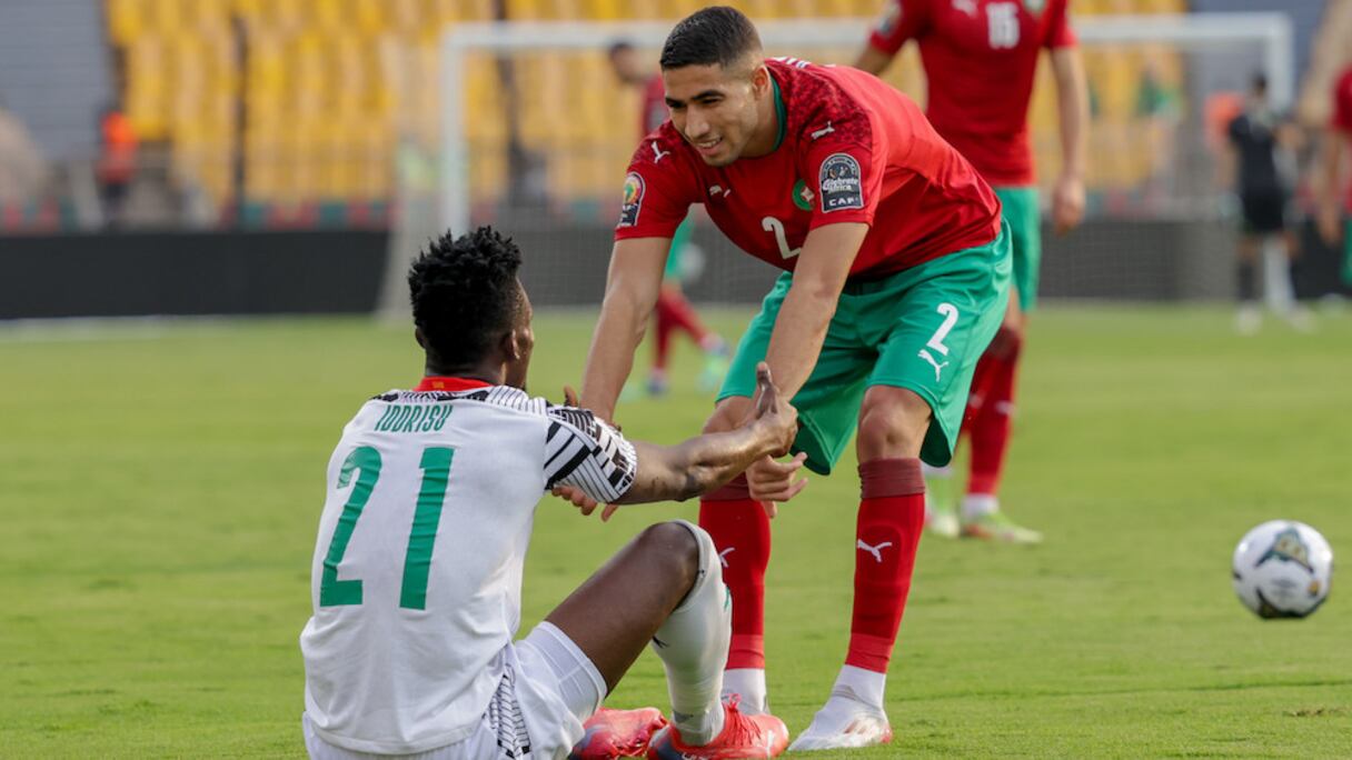 Le geste d'Achraf Hakimi envers le joueur ghanéen Idrissu.