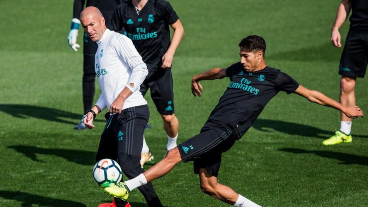 Le latéral Achraf Hakimi et Zinédine Zidane, entraîneur du Real Madrid.