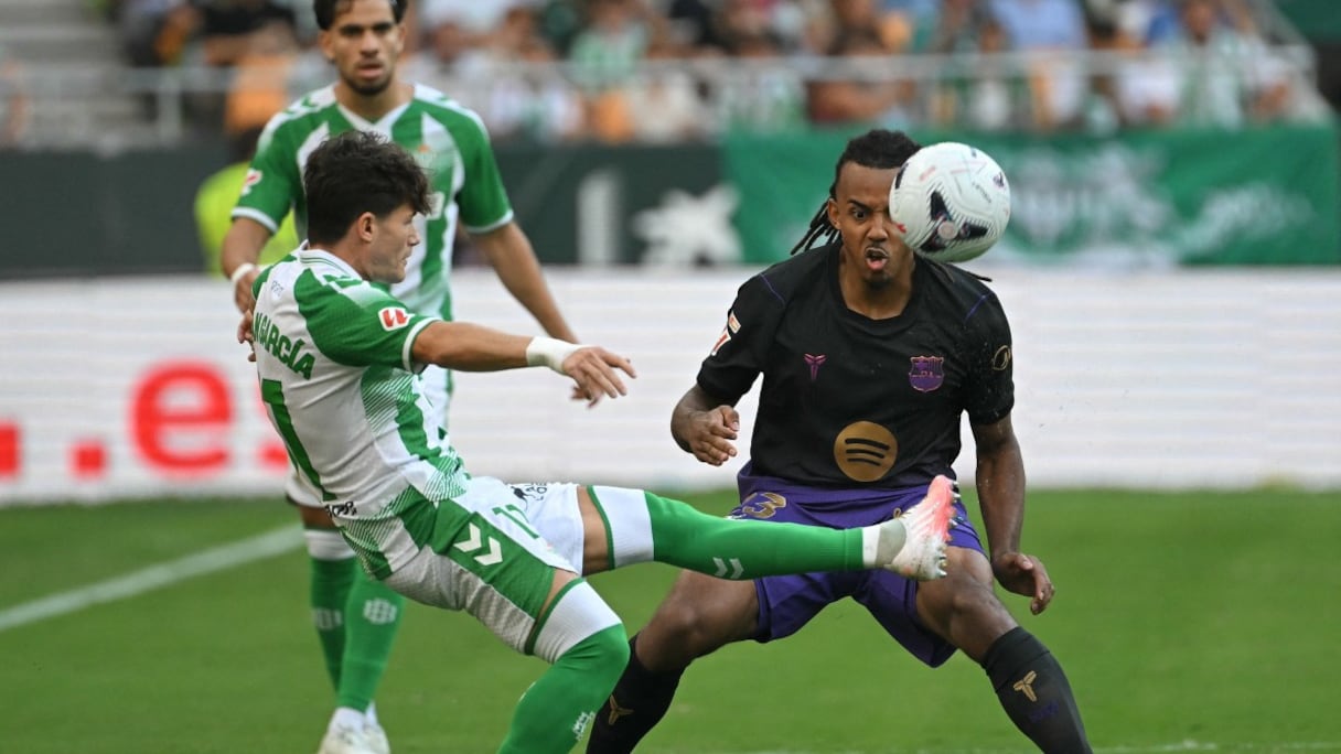 Jules Koundé face au Betis Séville