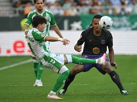 Jules Koundé face au Betis Séville