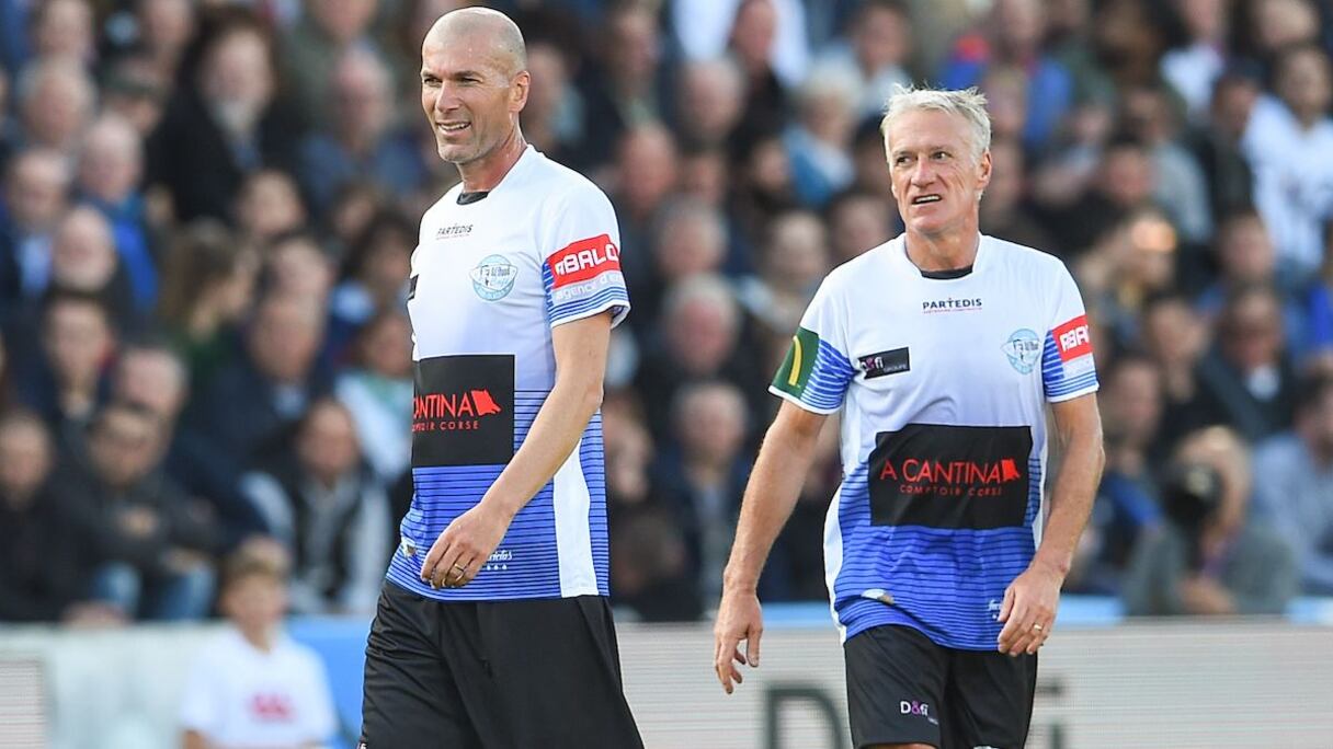Didier Deschamps et Zinédine Zidane lors d'un match de gala.