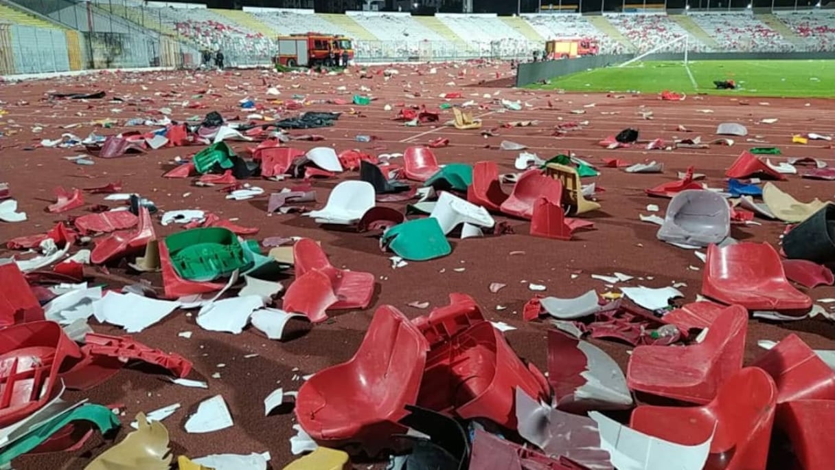 Le stade Hamlaoui de Constantine après les actes de vandalismes qui ont entaché le match CSC-USMA, le lundi 3 juin.