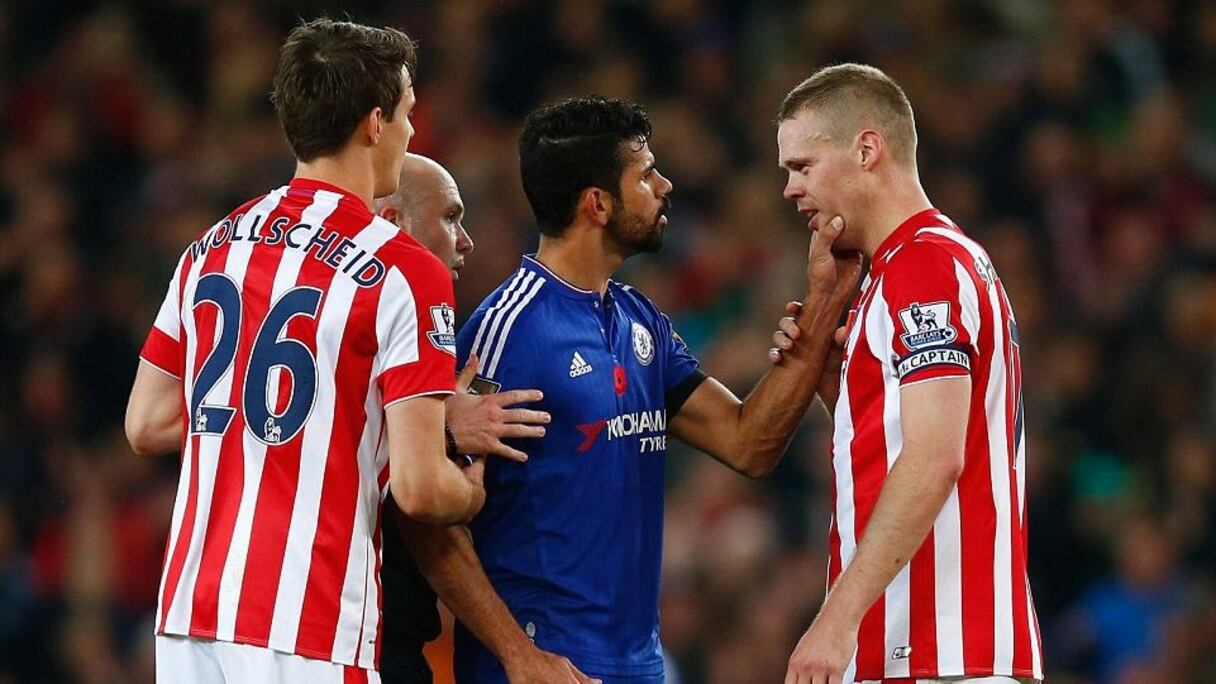 Diego Costa dit à Ryan Shawcross qu'il pue.