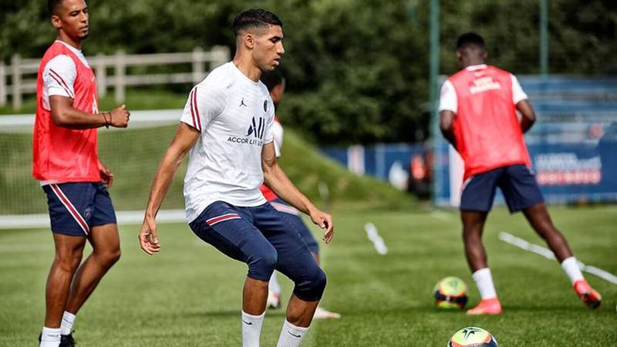 Première touche de balle de Hakimi avec le PSG.