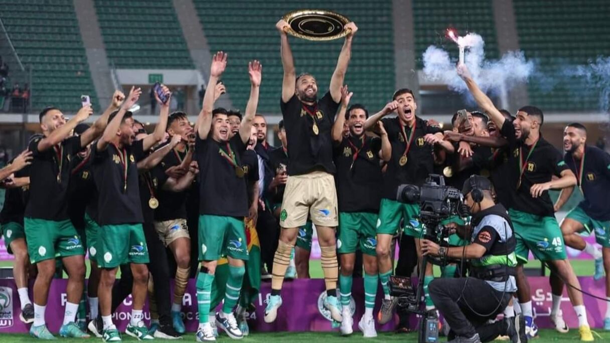 Zniti soulevant la 13e Botola remportée par le Raja.