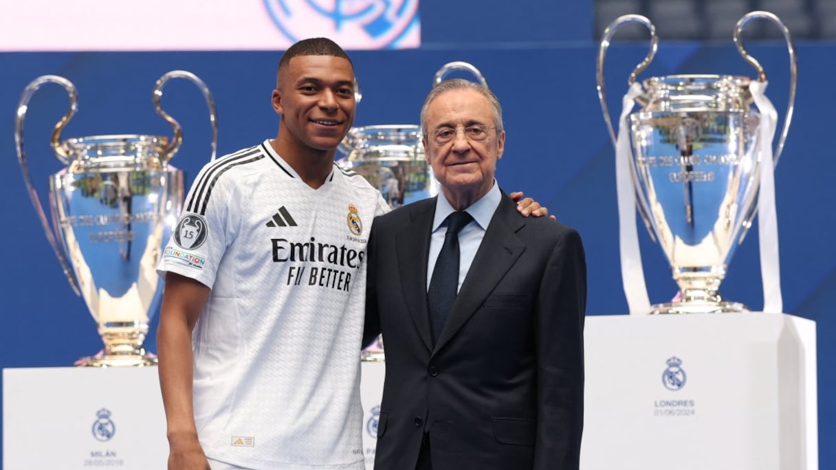 Kylian Mbappe avec Florentino Perez.