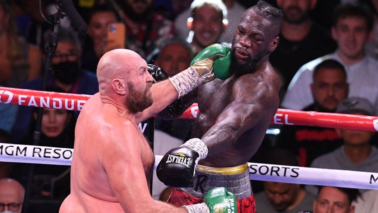Tyson Fury terrasse encore Deontay Wilder.