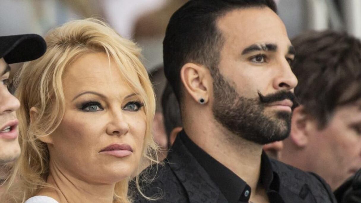Adil Rami et Pamela Anderson.