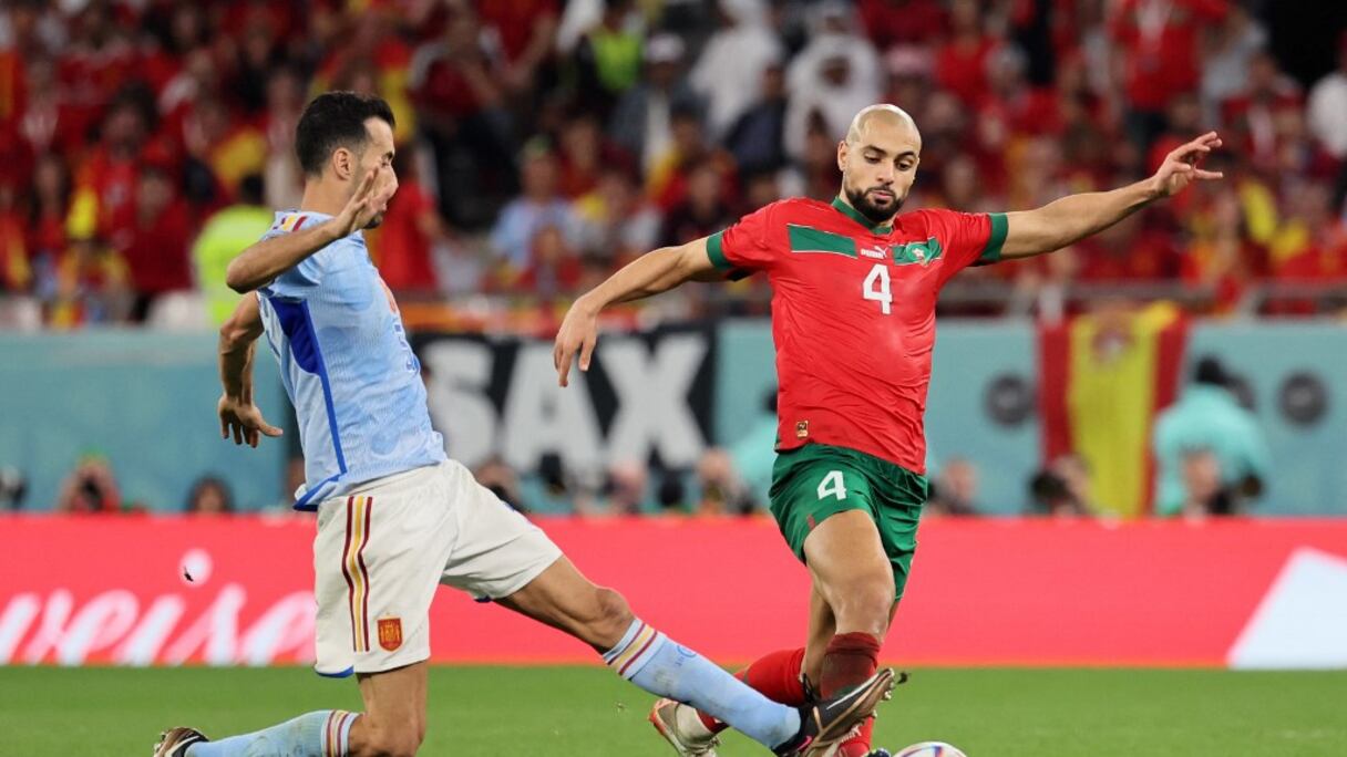 Sergio Busquets et Sofyan Amrabat lors des huitièmes de finale du Mondial au Qatar en 2022