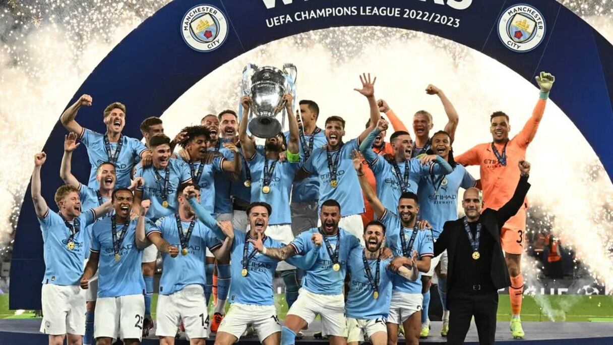 Les joueurs de Manchester City célèbrent leur victoire en Ligue des champions à Istanbul, le 10 juin 2023.