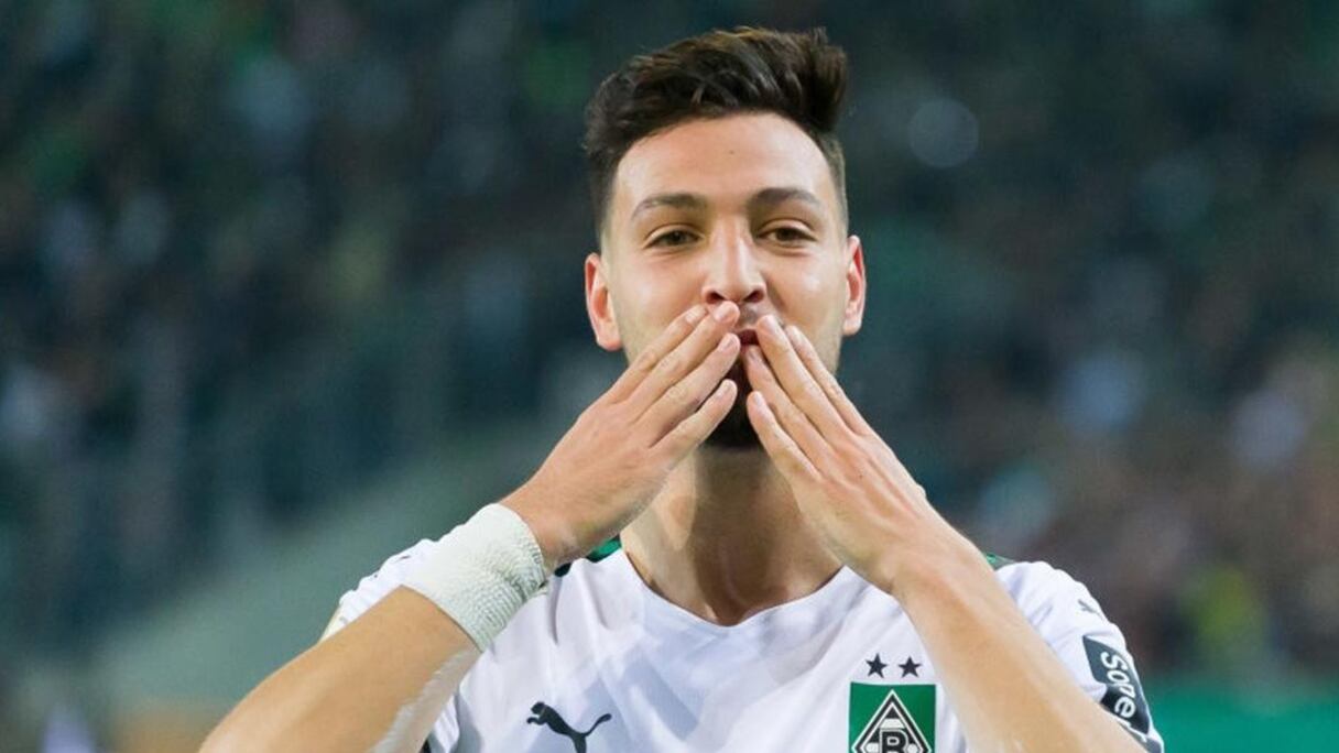 Ramy Bensebaini, international algérien.
