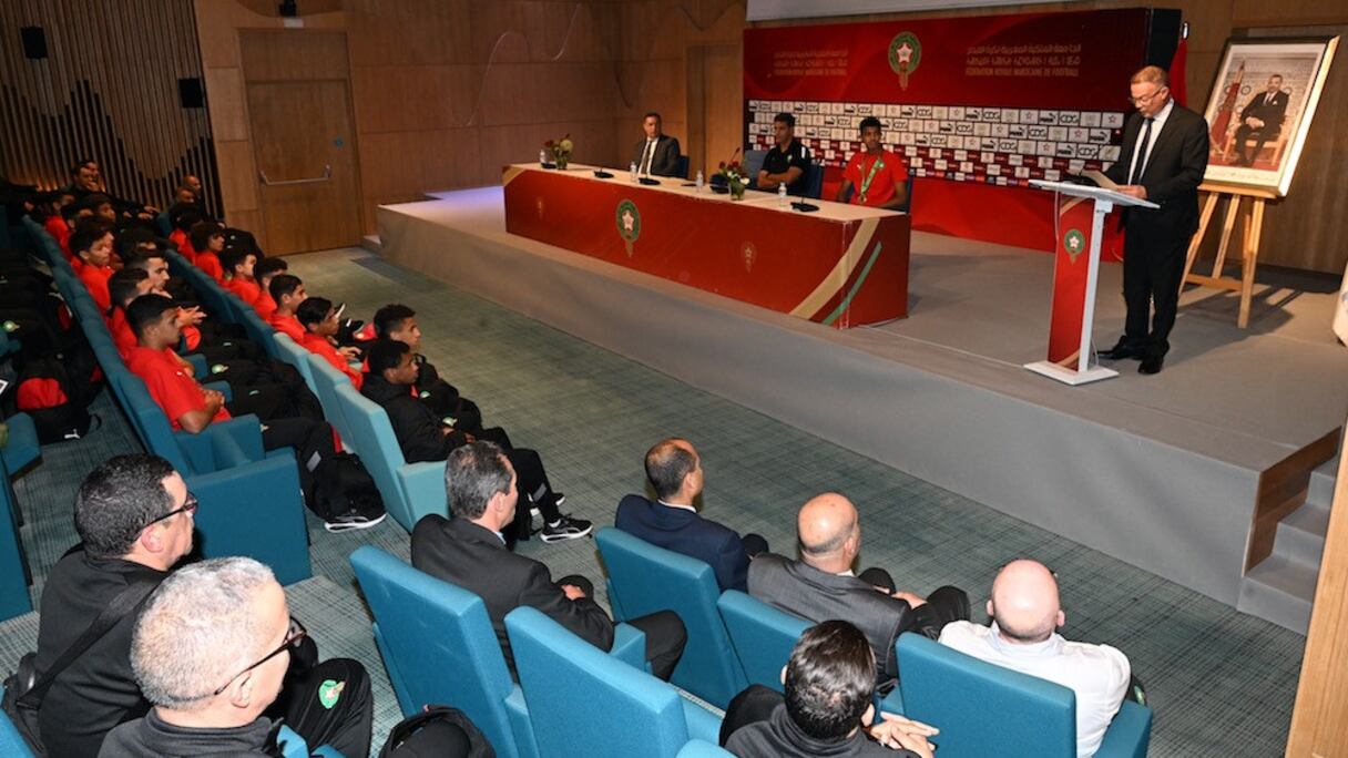 Fouzi Lekjaa lors de la réception des Lionceaux de l'Atlas U17.