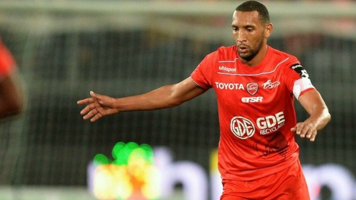 Yunis Abdelhamid (Dijon): 25.000 €.
Yunis Abdelhamid, le défenseur de 29 ans du Dijon FCO, est le 5e salaire de son club. Dans le classement des Lions, il est à égalité avec Youssef Ait Bennasser.