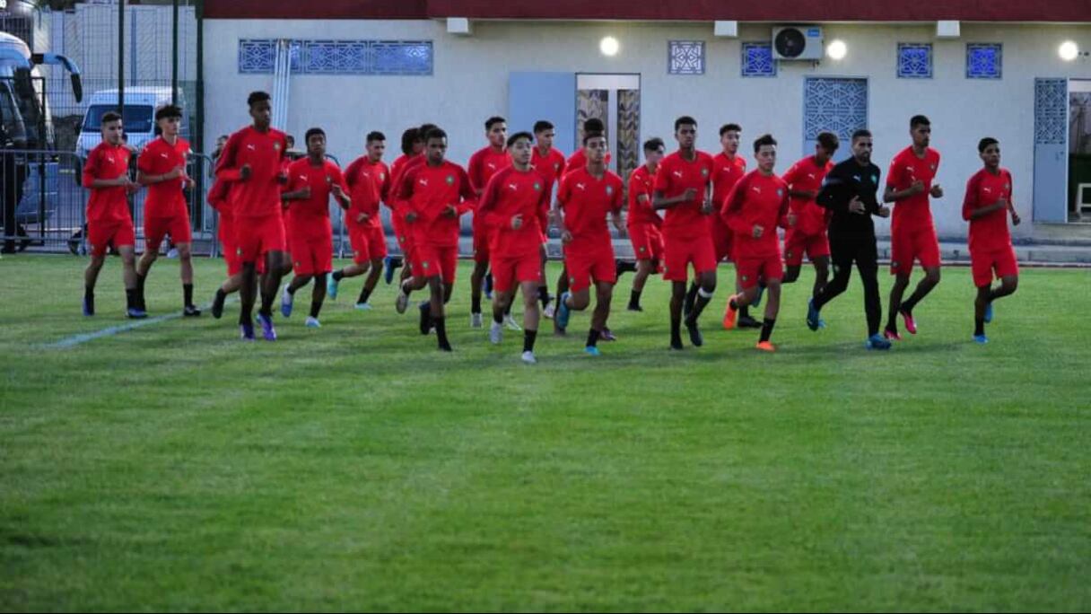 Les lionceaux de l'Atlas U17 lors d'une séance d'entrainement à Constantine en Algérie.