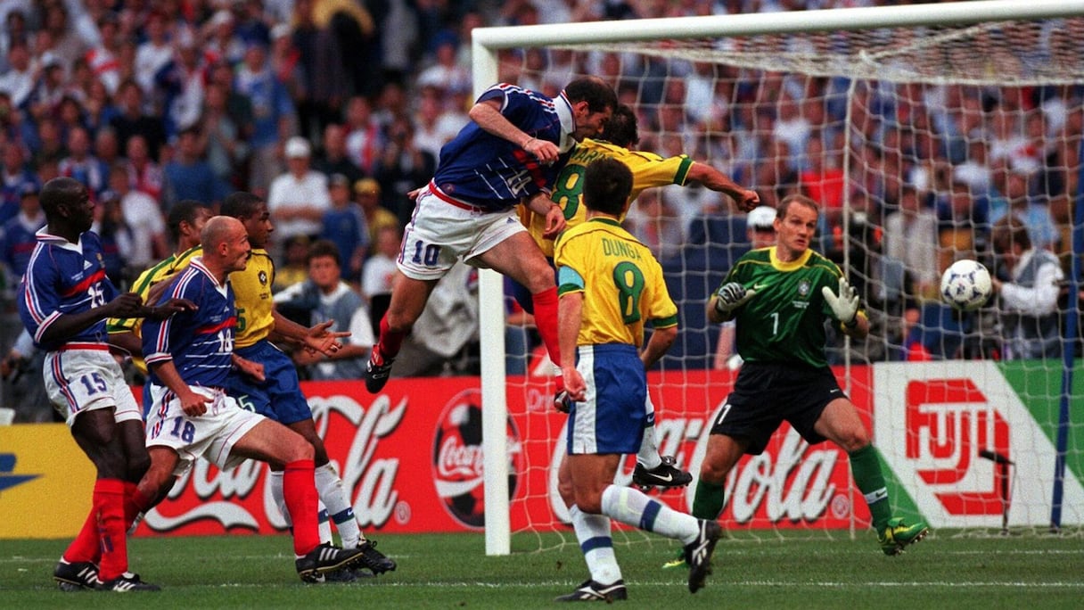Zinedine Zidane contre le Brésil en finale de la Coupe du monde 1998.